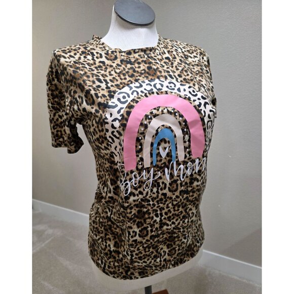 Boy Mom Leopard Print T-Shirt Small Short Sleeve Crew Neck - Picture 2 of 5